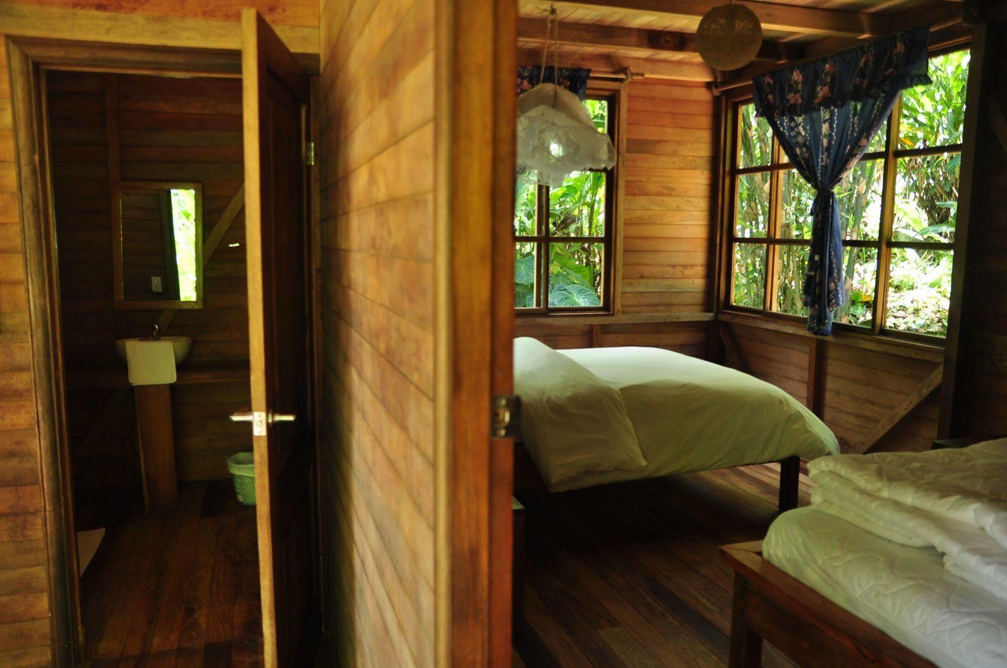 Huella Verde Rainforest Lodge Canelos エクステリア 写真